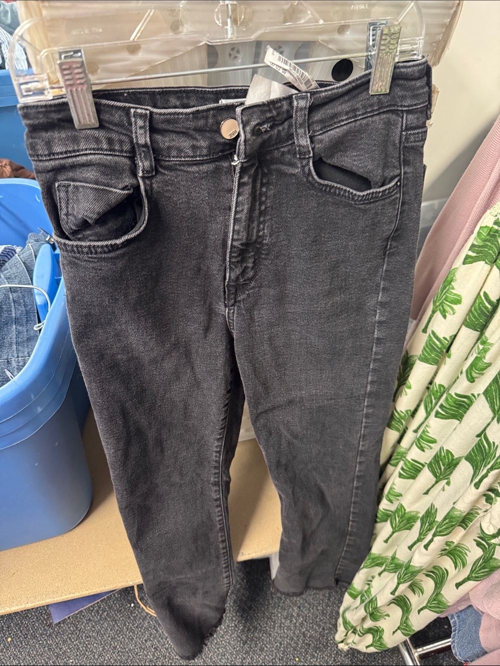 Zara jeans size 4 // 082927